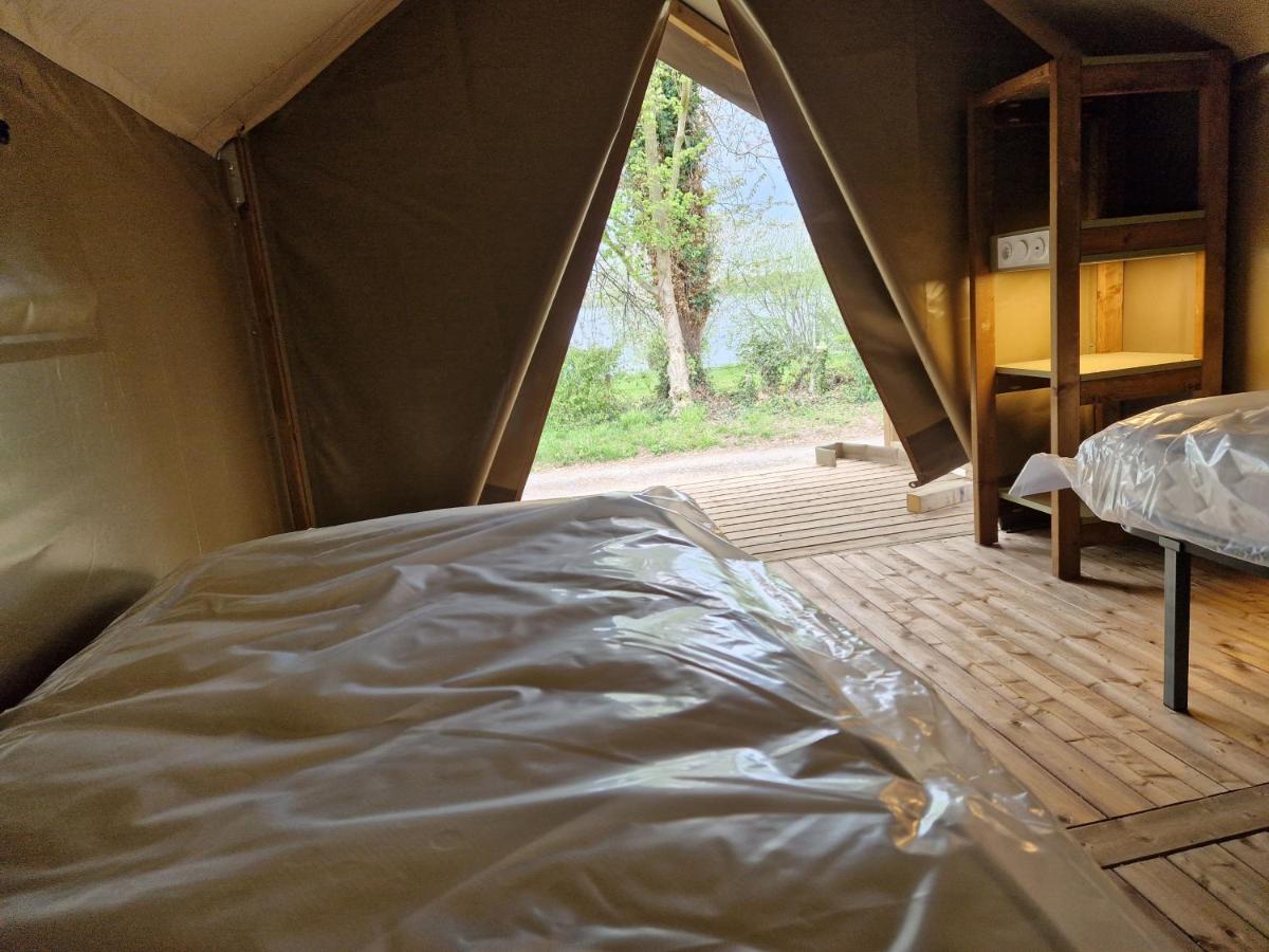 Camping Les Rives Du Lac Bois Morin Exterior foto